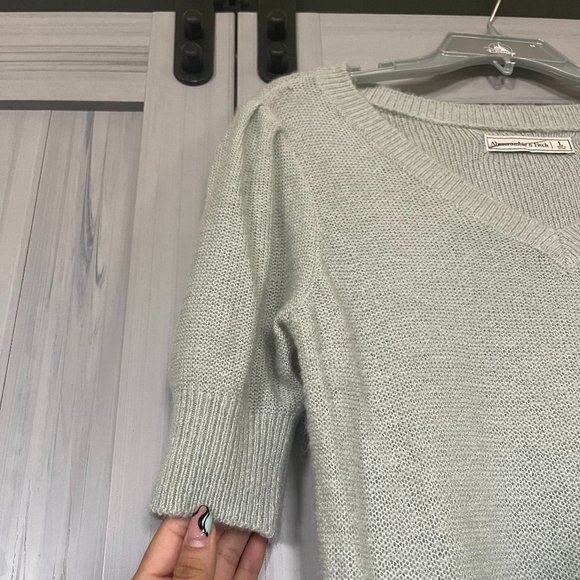 Sweaters - Picture 8 of 9